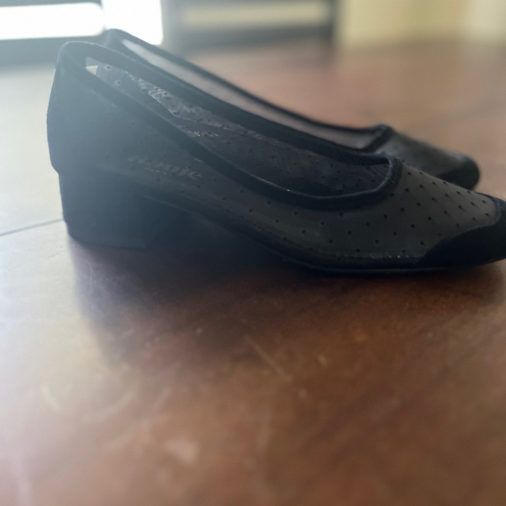 Rouje Black Mesh Block Heel Shoes - Picture 15 of 16